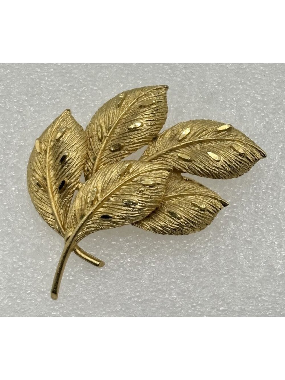 Vintage Coro Brushed Textured Gold-Tone Metal Leaf Feather Cluster Brooch Signed